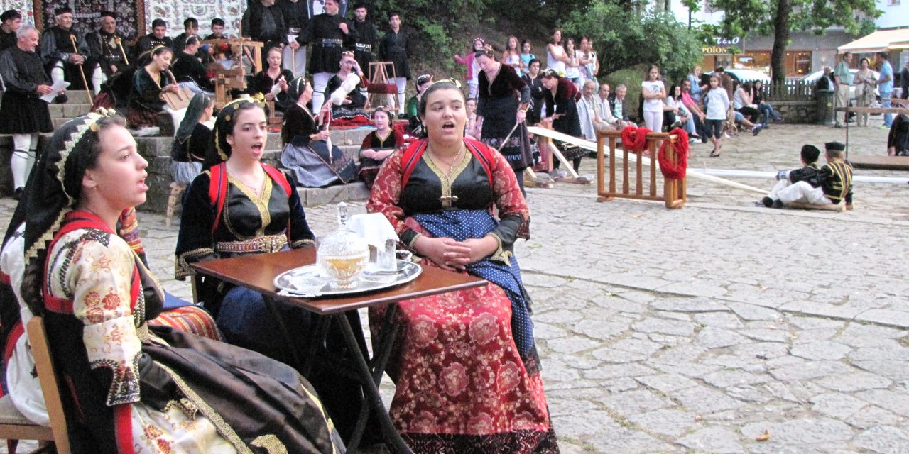 ΤΟ ΠΟΛΥΦΩΝΙΚΟ ΚΑΡΑΒΑΝΙ 2023 ΦΕΤΟΣ ΣΤΙΣ ΨΗΛΕΣ  ΚΟΡΥΦΕΣ! ΔΕΥΤΕΡΑ 31 ΙΟΥΛΙΟΥ 2023 από το χωριό με το μεγαλύτερο υψόμετρο στον Όλυμπο- το ψηλότερο βουνό της Ελλάδας -τον Koκκινοπηλό